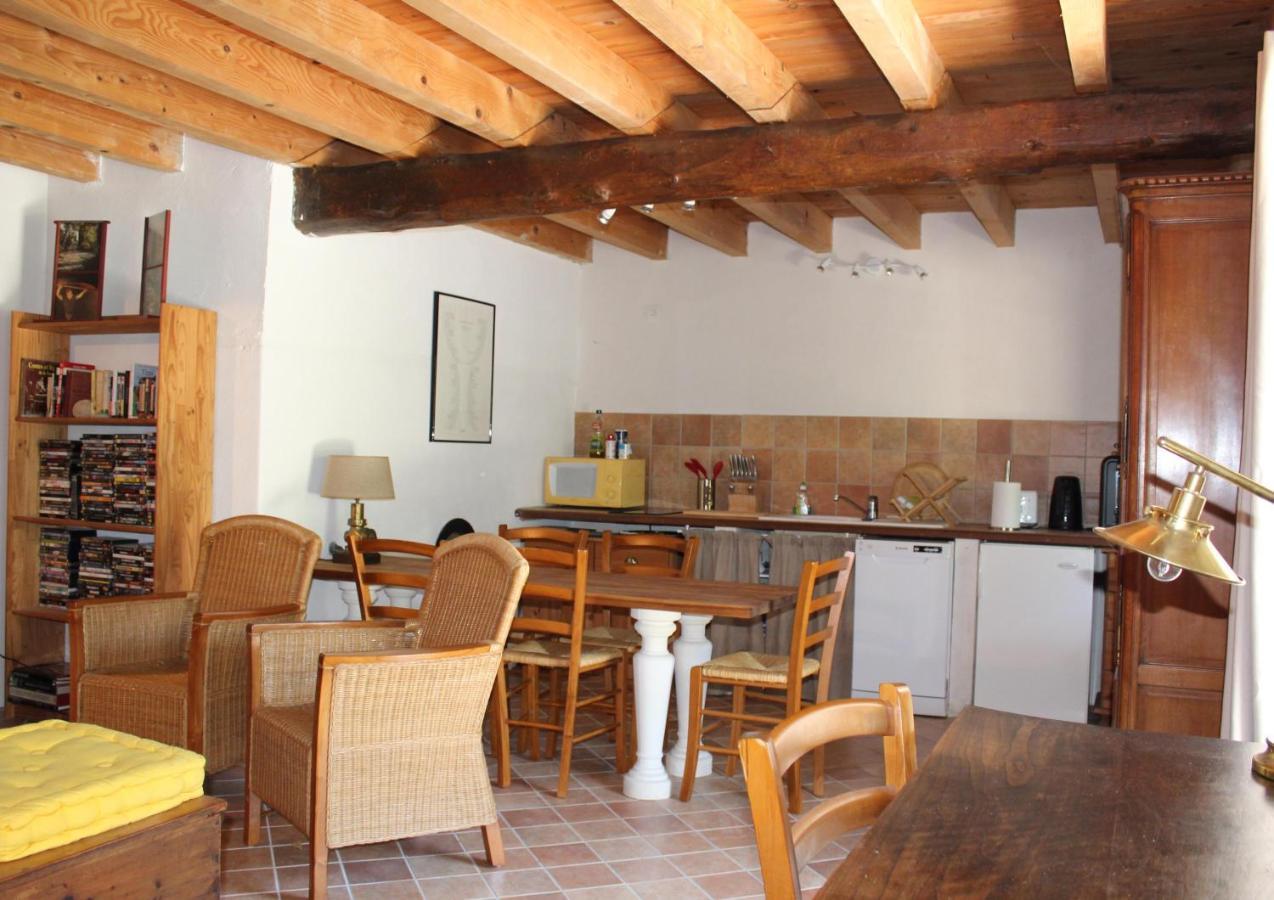 Le Cellier De Beaulieu, Au Pied De La Cite, Maison De Vacances Avec Climatisation Et Jacuzzi Carcassonne Ngoại thất bức ảnh